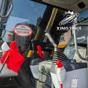 Excavatrice Komatsu 70-8 d'occasion, marque japonaise d'origine, 7 tonnes, petite taille, sur chenilles en caoutchouc. - Product Image 4