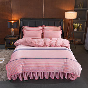 طقم مفروشات سرير فلانيل صوف مكون من 4 قطع 100% بوليستر يشمل غطاء وسادة وشرشف بمطاط وشرشف مسطح في طقم واحد - Product Image 3