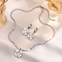 Комплект ювелирных украшений Rsoul Van 18k PVD Gold Cleef Four Leaf Clover: водонепроницаемые серьги и ожерелье из нержавеющей стали для повседневной носки