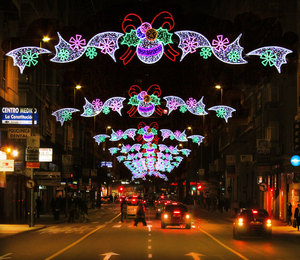 Luces Decorativas para Calles con Forma de Cruz para el Festival de Pascua, Iluminación Exterior IP65 para Parques y Plazas - Product Image 1