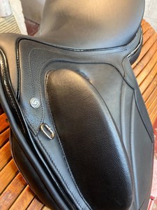 Silla de Doma de Cuero de Alta Calidad Directa de Fábrica, Asiento Ergonómico Profundo, Absorción de Impactos, Sistema de Gullet Ajustable - Product Image 3