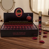 Eau de Parfum pour Femme en Flacon Fin avec Bouchon Doré, Boîte de Présentation Noire et Rouge à Motifs Floraux, Velours, Longue Durée