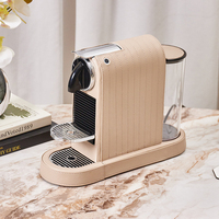 Machine à café compacte et élégante en cuir beige pour la maison et le bureau