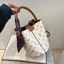 Sac seau bandoulière LY de luxe pour <span class=keywords><strong>femme</strong></span>, style vintage, en PU, grande capacité, avec monogramme classique et <span class=keywords><strong>foulard</strong></span> en soie - Product Image 3