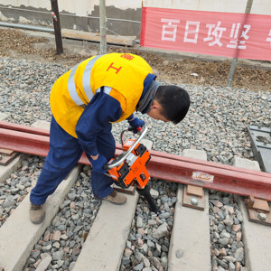 เครื่องตอกรางรถไฟแบบพกพา ใช้พลังงานจากแบตเตอรี่ สำหรับการตอกรางในแนวตั้ง - Product Image 1