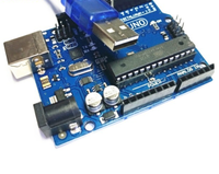 La versión oficial de la placa de desarrollo de la UNO-R3 es compatible con el módulo de microcontrolador ATmega328P.