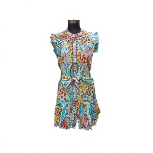 Tunique en coton doux indien à imprimé floral miniature, haut à manches courtes, vêtements d'été pour femmes - Product Image 1
