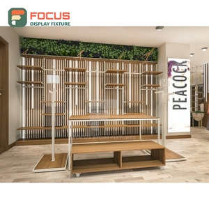 Vitrine en métal chromé au design amélioré pour magasin de détail, aménagement de boutique, design pour chaîne de magasins de vêtements - Product Image 6