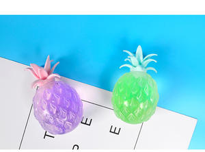 TPR nouvelle version créative étrangement conçu ananas presser jouets soulagement de la pression boules de raisin poudre d'or boîte en plastique - Product Image 6