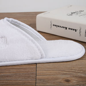 Fabricación de zapatillas de hotel desechables personalizadas al por mayor para los huéspedes Proveedor de servicios de hotel - Product Image 4
