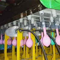 Ligne de production de ballons en latex multi-modèles et multicolores, machine de fabrication de haute qualité, pompe à moteur, PLC, roulement, garantie 1 an, 220V/380V