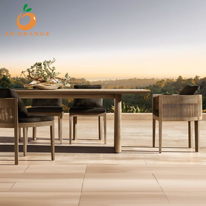 Set da Pranzo da Giardino in Teak Massello Marrone, Tavolo e Sedie da Esterno per Villa Moderna - Product Image 1