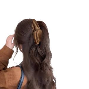 Pinza para el cabello triangular con forma de concha, peluca de cola de caballo de alta calidad, estilo elegante para uso diario, cualquier forma de rostro - Product Image 1