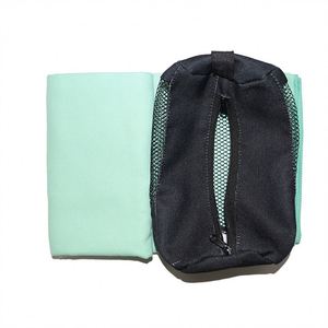 Toalla Deportiva Absorbente de Secado Rápido de Microfibra Portátil de Color Sólido para Gimnasio, Playa y Fitness - Reutilizable y Fácil de Limpiar - Product Image 3