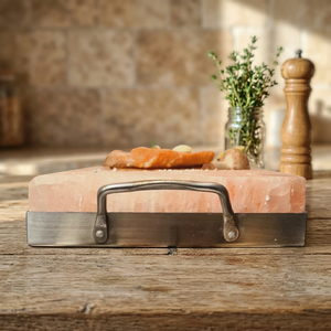 Plaques de cuisson en sel de l'Himalaya naturel raffiné, forme naturelle, écologiques, sculptées, pour barbecue, avec support et plateau, service OEM, vente en gros - Product Image 1