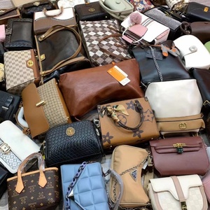 Sacs d'occasion VIP de haute qualité sélectionnés en balles – Sacs à bandoulière et sacs fourre-tout de marque - Product Image 6