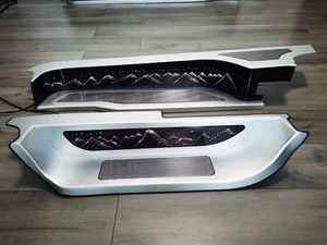 W447 <span class=keywords><strong>Prix</strong></span> d'usine bon marché Pièces de carrosserie automobiles de haute qualité Pédale en aluminium pour porte de voiture avant avec lumière - Product Image 3