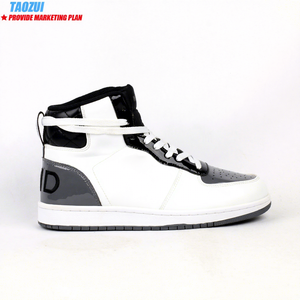 Chaussures de <span class=keywords><strong>basket</strong></span>-ball <span class=keywords><strong>haut</strong></span> de gamme en cuir verni Offre Spéciale noir et blanc nouveau design baskets pour hommes avec logo personnalisé - Product Image 1