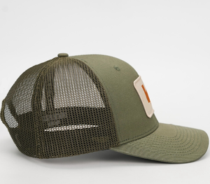 Casquette de camionneur de style classique 6006 de haute qualité avec logo tissé personnalisé, vert olive, avec étiquette de drapeau personnalisée, en maille polyester, snapback - Product Image 3