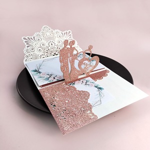 Invito di Nozze di Lusso 3D <span class=keywords><strong>Pop</strong></span>-up con Sposi, Carta Glitterata, Taglio Laser, Tasca Dorata, Inviti di Fidanzamento - Product Image 1