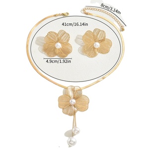 Ensemble de boucles d'oreilles et de colliers en alliage vintage élégant avec imitation de perles et fleurs - Collection de bijoux tendance pour toutes les occasions - Product Image 2