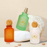 Botol Semprot Parfum Kaca Crimp Mewah Warna Amber Coklat Hitam Kosong Ukuran 30ml 50ml 100ml dengan Tutup Kayu Bentuk Khusus