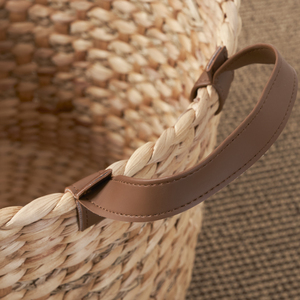 Panier de rangement rond tissé en jacinthe d'eau Isidore, 15,7 pouces, brun naturel, multi-usages - Product Image 4