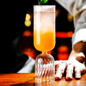 2022 new Wholesale Fancy Bar Unique shaped Party Stem Clear Wine calice bicchieri da Cocktail bicchieri da Martini