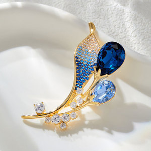 Fashionable Crystal Calla Lily Brooch Micro Inlaid Flower Design Zinc Alloy Women's Party Accessory Suit Coat Corsage - Product Image 4