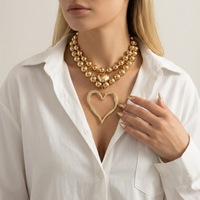 PEEQI Vente en gros Nouveaux accessoires de mode pour femmes Collier croix en perles Chaîne de cou géométrique en alliage tendance