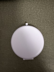 Miroir de poche pliable rond en acier inoxydable au design Art Déco portable avec finition or <span class=keywords><strong>rose</strong></span> et argent pour le maquillage, cadeau d'anniversaire - Product Image 4