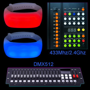 Bracelet RFID/NFC avec logo personnalisé, télécommande 433M, 15 couleurs LED, portée de 800M, autonomie de 10 à 30 heures pour concerts et festivals - Product Image 1