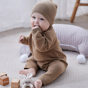 Vente en gros de grenouillère pour bébé épaissie tricotée vêtements pour bébé nouveau-né automne et hiver manteau de pet thermique - Product Image 4