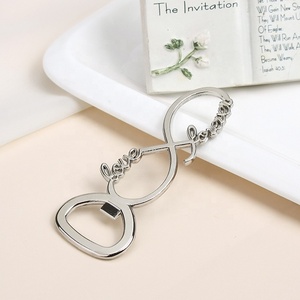 Abridor de Botellas Love Forever, Recuerdos y Regalos de Boda, Regalos para Invitados de Boda, Recuerdos de Boda, Artículos para Fiestas - Product Image 3