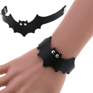Moda unisex hecho a mano ancho cuero PU punk brazalete murciélago pulseras - Product Image 1