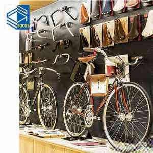 Estante de exhibición de tienda de bicicletas personalizado, elegante soporte de almacenamiento de tienda de bicicletas de madera, tienda de ciclismo moderna, diseño de interiores - Product Image 2