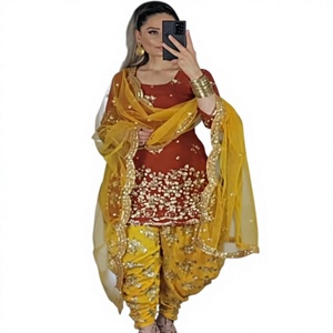 Nouvelle robe Punjabi à motif floral en dentelle avec boutons pour femme, avec broderie complète par Meetali Creation - Product Image 1