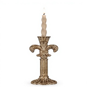 Décoration de table en métal doré avec motif Fleur de Lys unique, texture moulée, fournitures pour commandes en gros - Product Image 1
