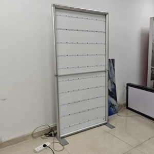 Caja de Luz LED Redonda de Aluminio Plateado de 20 Pulgadas para Exhibición en Mostrador - Product Image 6