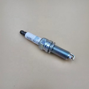 Bougies d'allumage automobiles coréennes de haute qualité OEM 18855-10060 LZKR6B-10E 1885510060 pour pièces de rechange de moteur de <span class=keywords><strong>voiture</strong></span> - Product Image 4