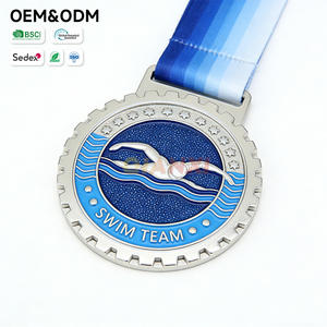 Medalla personalizada para equipo de natación con textura de ondas, detalle de salpicadura, relieve de nadador, base azul brillante, medalla de premio para equipo de natación con cinta - Product Image 4