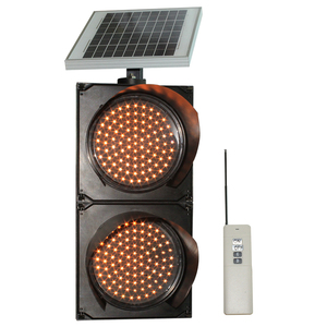 Feu de signalisation manuel jaune et jaune vif de 200 mm à commande à distance avec panneau solaire - Product Image 1
