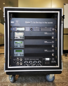 Amplificateur de puissance modulaire de classe D à onde triangulaire à amplitude constante pour échantillonner deux modules d'amplification indépendants - Product Image 1