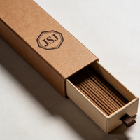 Tube d'emballage haut de gamme pour bâtonnets d'agarwood avec logo personnalisé pour le stockage d'encens de luxe et la présentation professionnelle de la marque