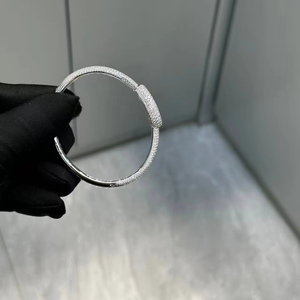 Mouvement britannique de haute qualité pour femme, diamant pour femme - Product Image 1