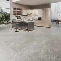 Meubles de cuisine de luxe minimalistes Sofeyia, bicolores, en forme de U, sans poignées, avec armoire murale en verre LED et étagère de rangement multifonctionnelle