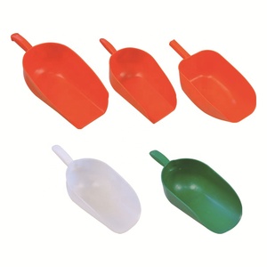 High Strength Durable Plastic Animal Feeders Bailer Liferaft Lifeboat Bailer Water Scoop Plastic Horse Feed Scoop 11.5x26x17.5cm - Product Image 4