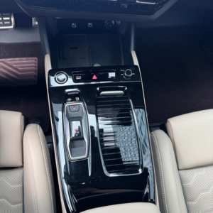 SUV électrique d'occasion Q6 <span class=keywords><strong>E</strong></span>-<span class=keywords><strong>tron</strong></span> LHD 2025 de taille moyenne, faible kilométrage, <span class=keywords><strong>prix</strong></span> compétitif pour commande en gros, stock disponible pour l'exportation mondiale - Product Image 6