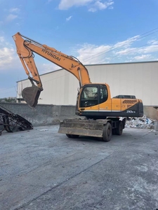 Excavatrice sur pneus de haute qualité HYUNDAI 210W-9 d'occasion avec faible kilométrage et système hydraulique - Product Image 4