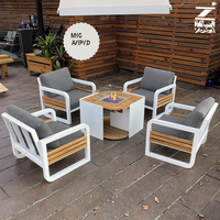 Table extérieure de cheminée en bois de teck de 38 pouces avec canapé